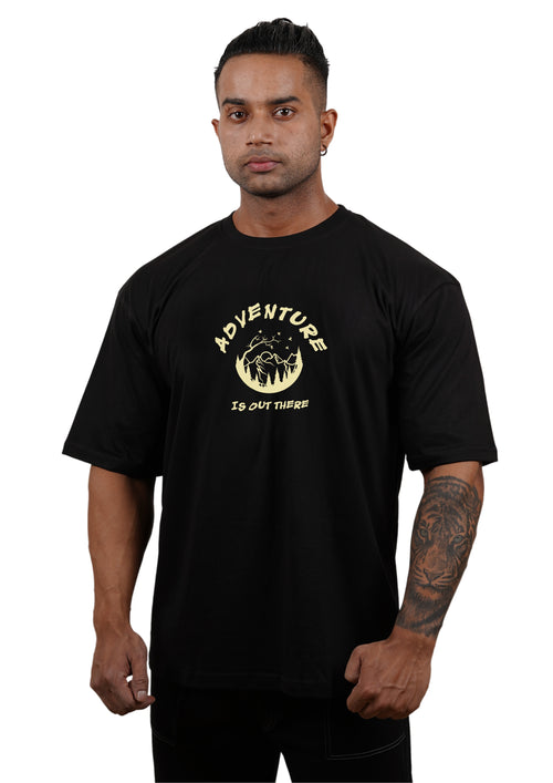 ADVENTURE IS OUT THERE Oversize T-shirt